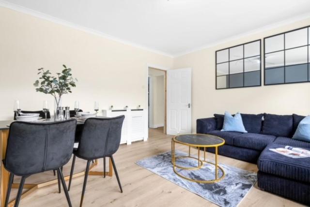 Stylish 2-bed Apartment With Free Parking Near QE UoB and BULLRING