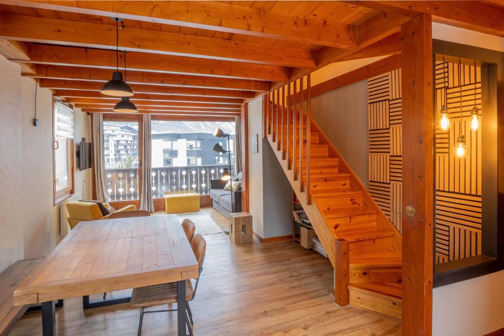 Posedenie v ubytovaní Refuge de l'Aiguille - 2 bedroom duplex in the heart of Chamonix