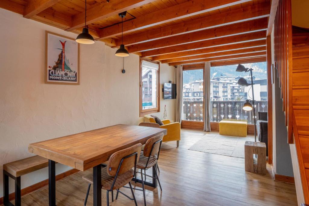 Posedenie v ubytovaní Refuge de l'Aiguille - 2 bedroom duplex in the heart of Chamonix