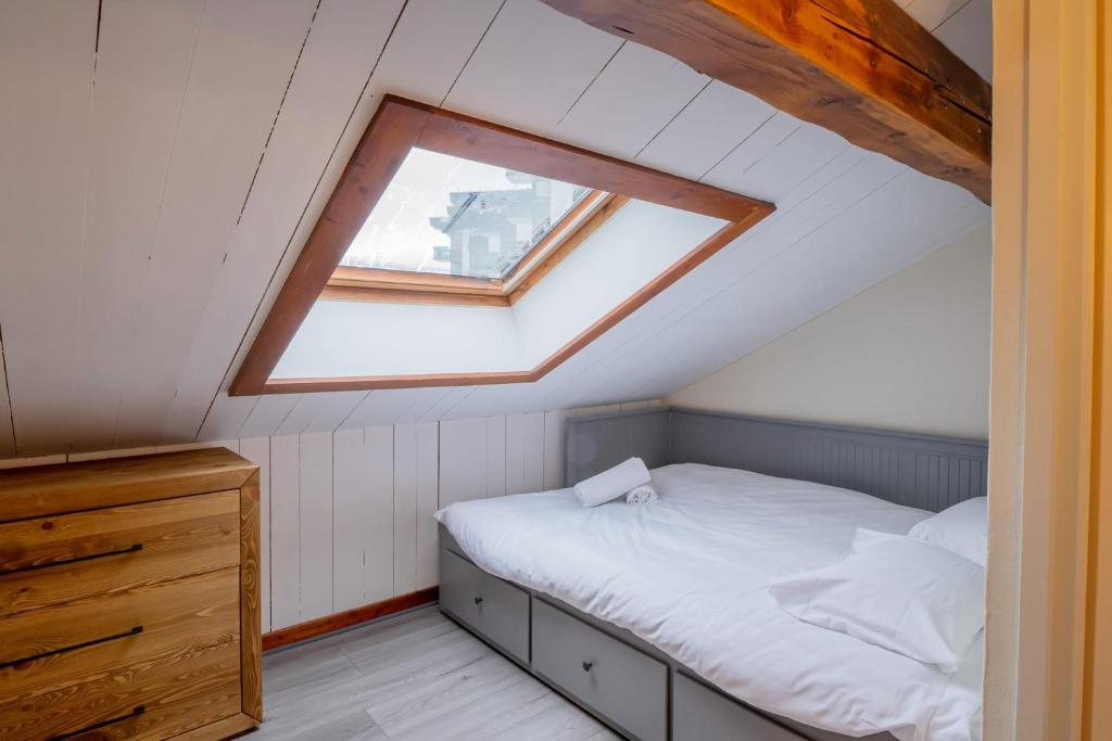 Posteľ alebo postele v izbe v ubytovaní Refuge de l'Aiguille - 2 bedroom duplex in the heart of Chamonix