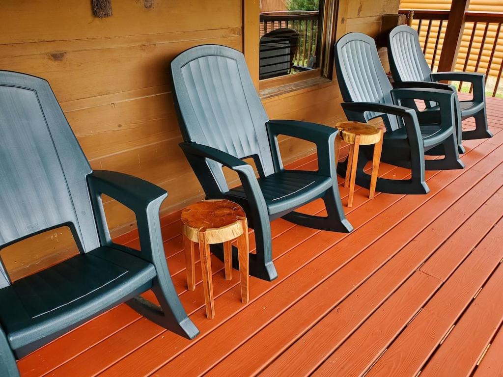 セバービルにあるStory Brook: Beautiful true log cabin! Close to Dollywood, State Park, and more!のギャラリーの写真