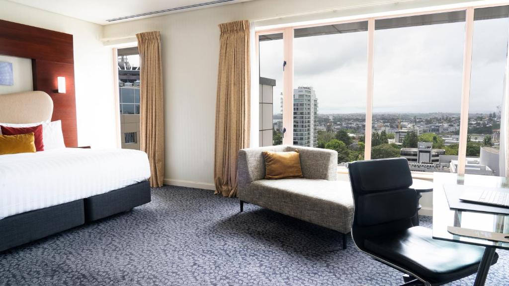 Postel nebo postele na pokoji v ubytování Crowne Plaza Auckland by IHG
