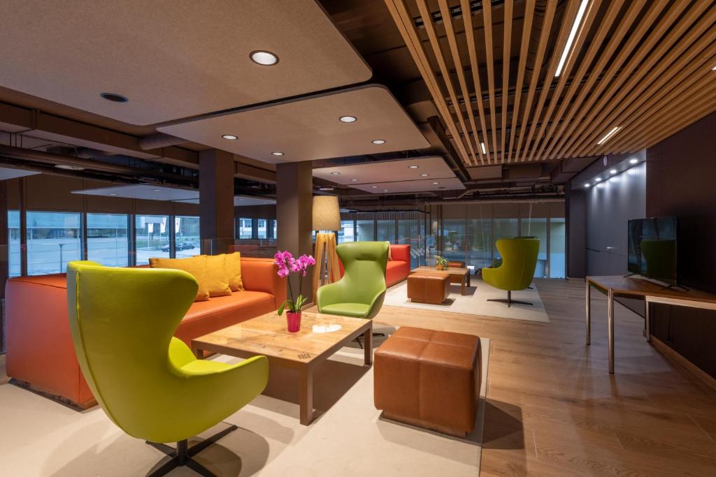 Posezení v ubytování Los Lorentes Hotel Bern City