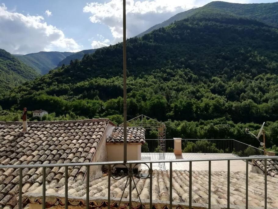 Nespecifikovaný výhled na hory nebo výhled na hory při pohledu z apartmánu