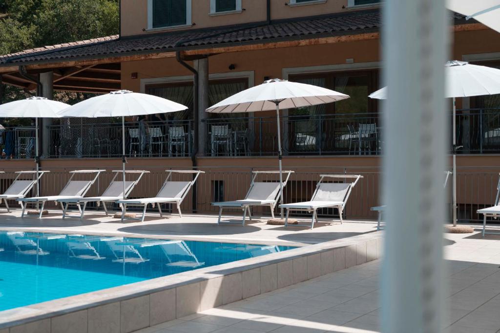 Bazén v ubytování Grand Hotel Elite nebo v jeho okolí