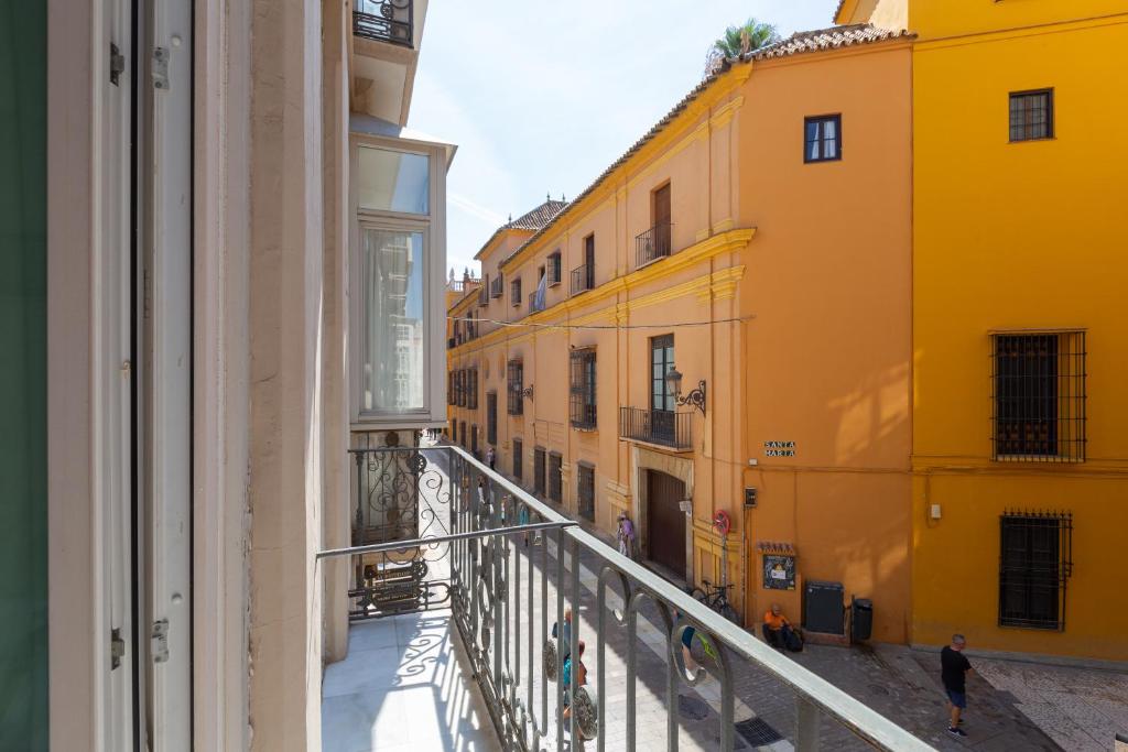 Balkón alebo terasa v ubytovaní Luminoso apartamento de dos habitaciones con vistas a las Catedral