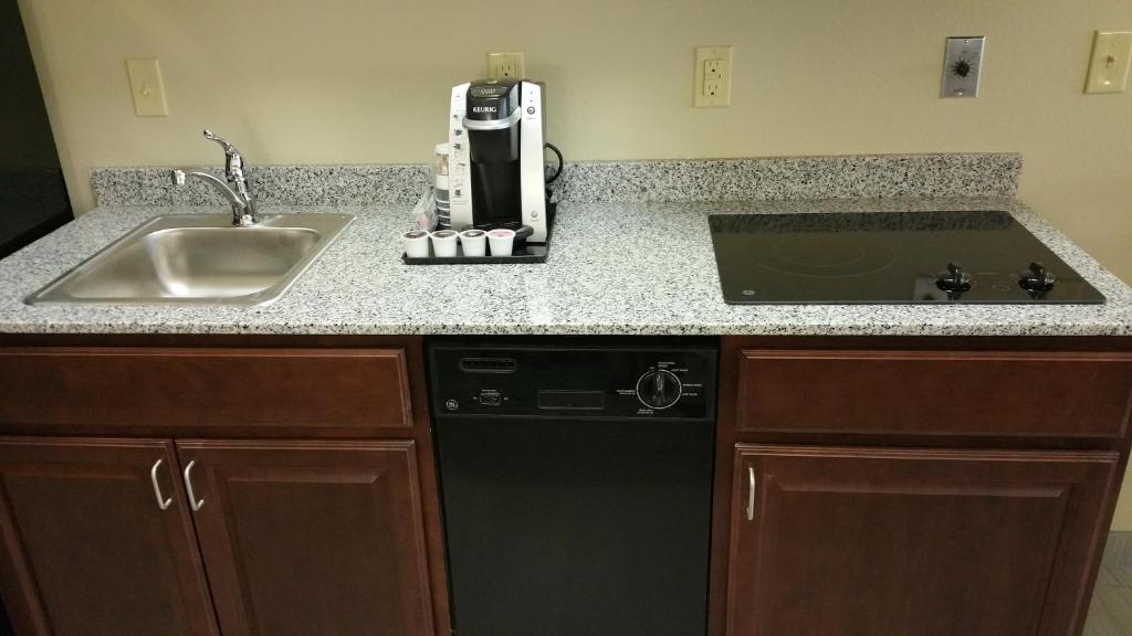 Best Western Plus Boardman Inn & Suites photo