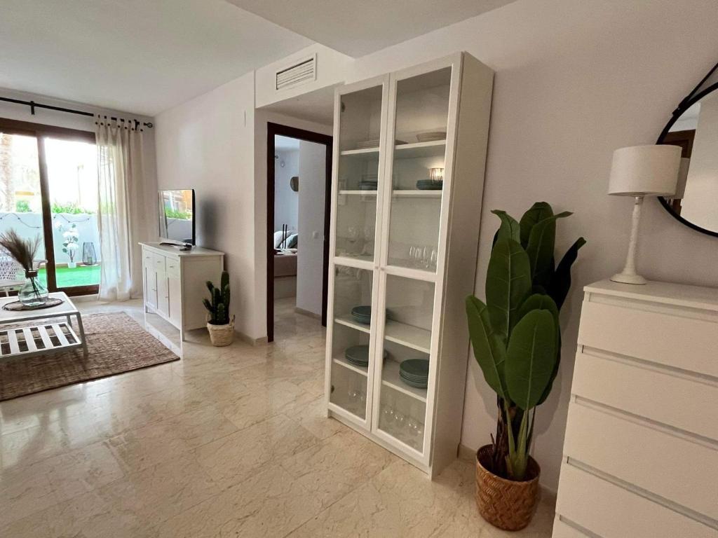 Fotografie z fotogalerie ubytování Turquesa Apartment,Punta Prima ,2 bed, 4 swimming pools and cabriolet Peugeot 307 included v destinaci Torrevieja
