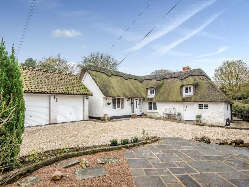 The Thatch, South Willingham (updated prices 2024)