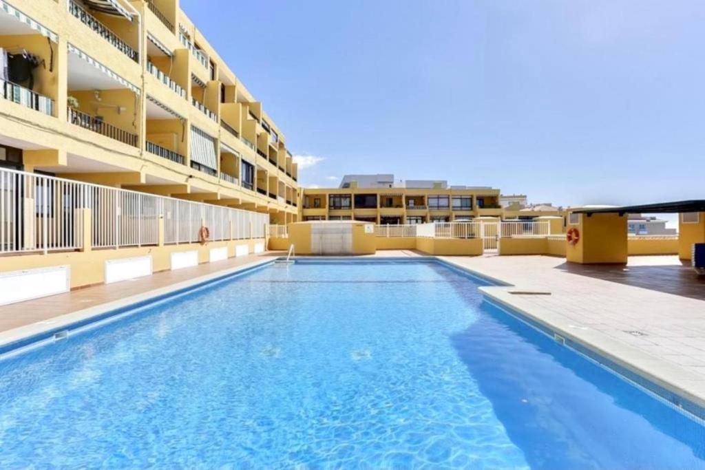 The swimming pool at or close to Estudio Vistamar La Arena