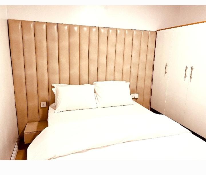 Postel nebo postele na pokoji v ubytování 1-bedroom apartment at Asokoro by ECOWAS