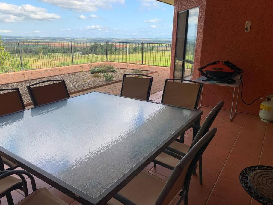 A picturesque 3 bedroom house with splendid views - Maison De Trois Chambres