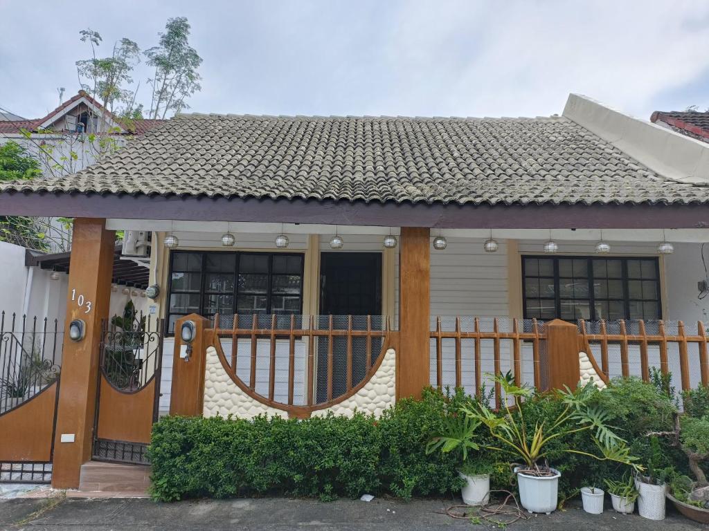 Acacia Place, Bayabasan (updated prices 2024)