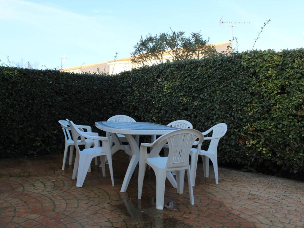 Zdjęcie z galerii obiektu Charmante maison avec piscine, 6 couchages, proche plage - Saint-Denis-d’Oléron - FR-1-246A-154 w mieście Saint-Denis-dʼOléron