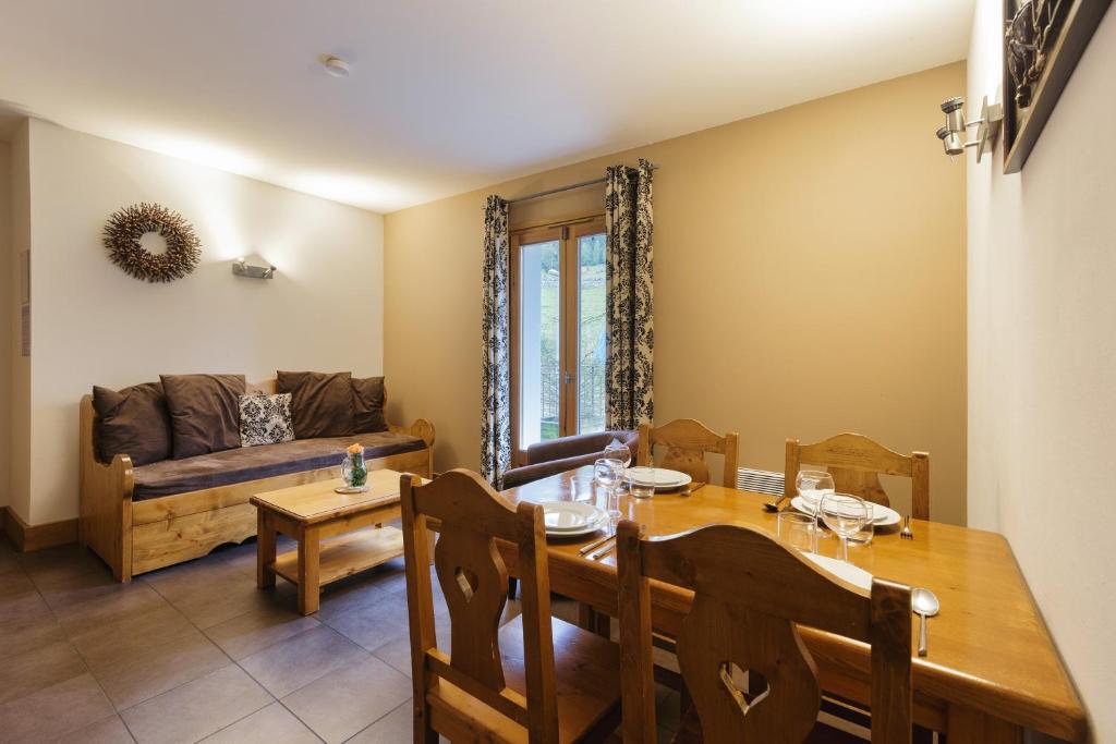 Vallorcine Apartments - Happy Rentals - Appartement Met Balkon
