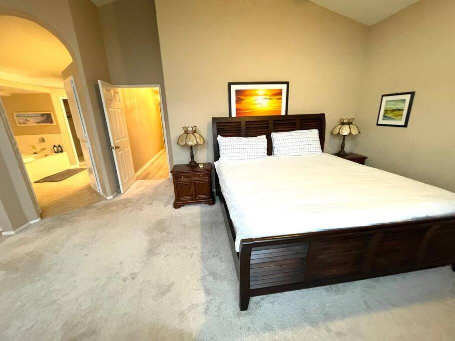R1-Entire house in peaceful neighborhood - Housity