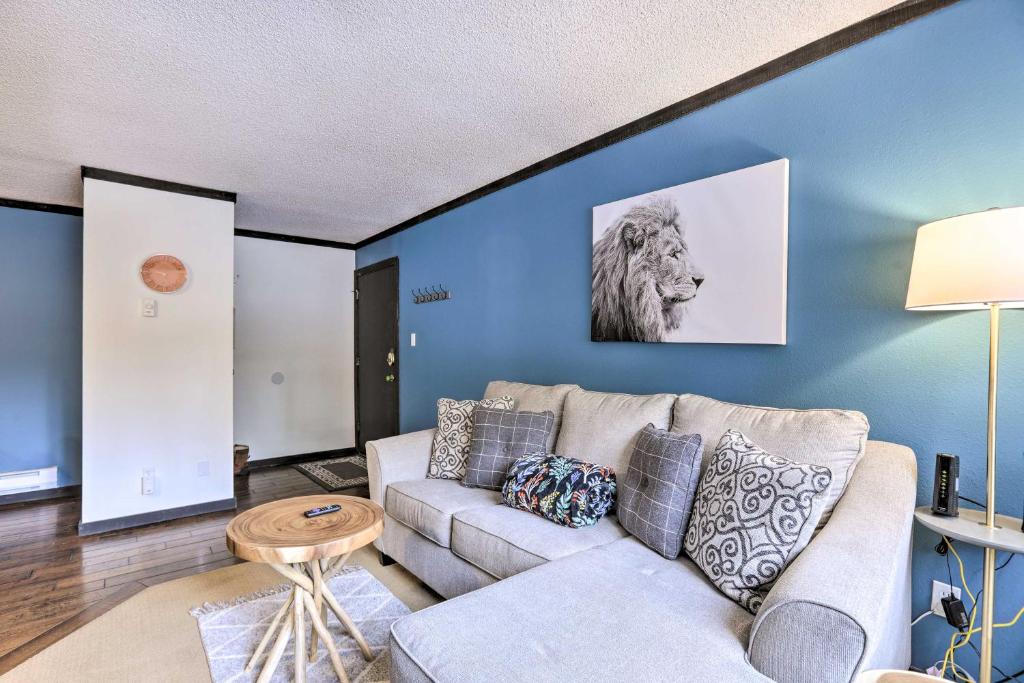 Beachfront Tahoe Vista Condo with Fireplace!, Tahoe Vista Precios