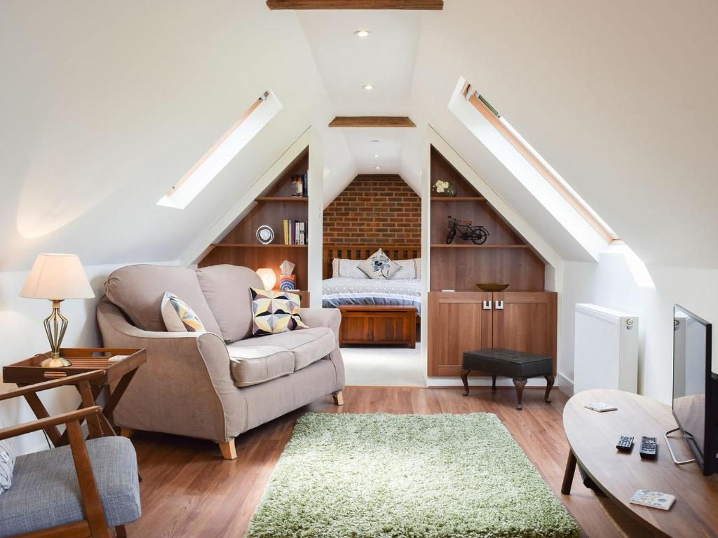 Kingshill Farm Meadow View, Little Missenden (updated prices 2024)