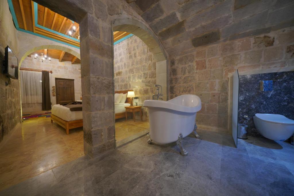 Cappadocia Secret Hill Cave Suites - 17