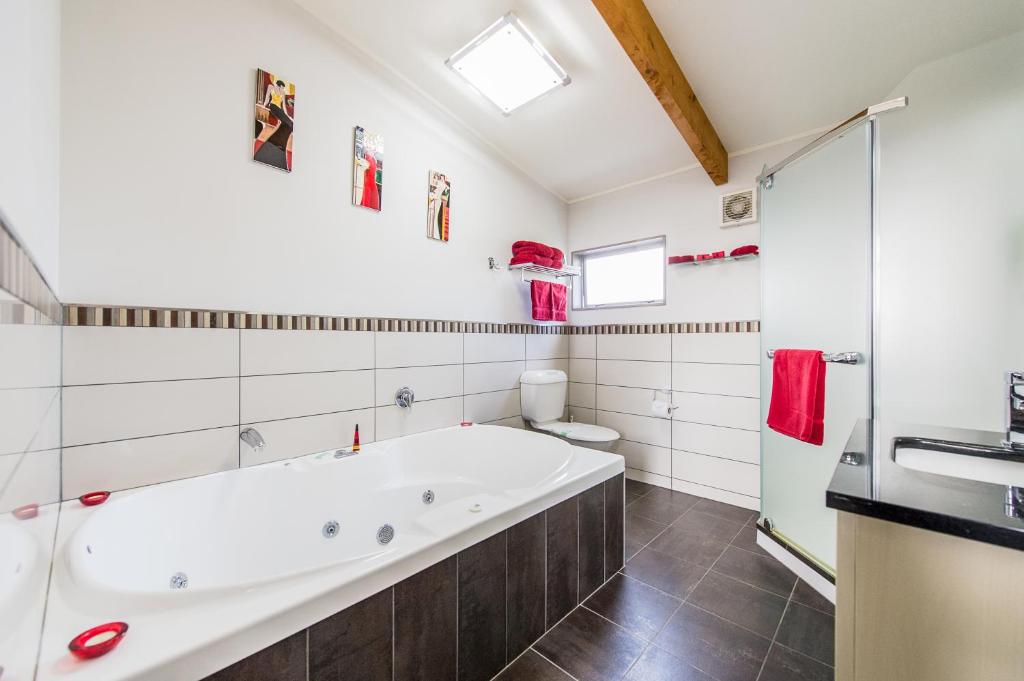 
One-Bedroom Suite with Spa
