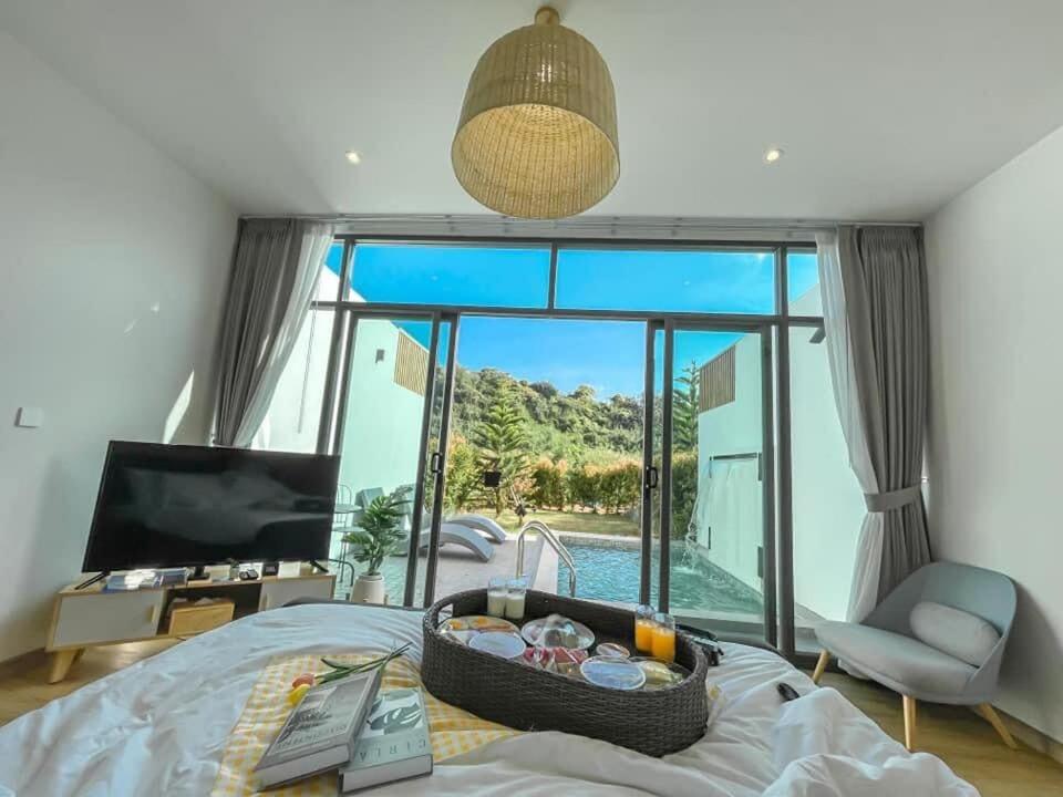 TV a/nebo společenská místnost v ubytování The X10 private pool villa khaoyai SHA Certified เขาใหญ่