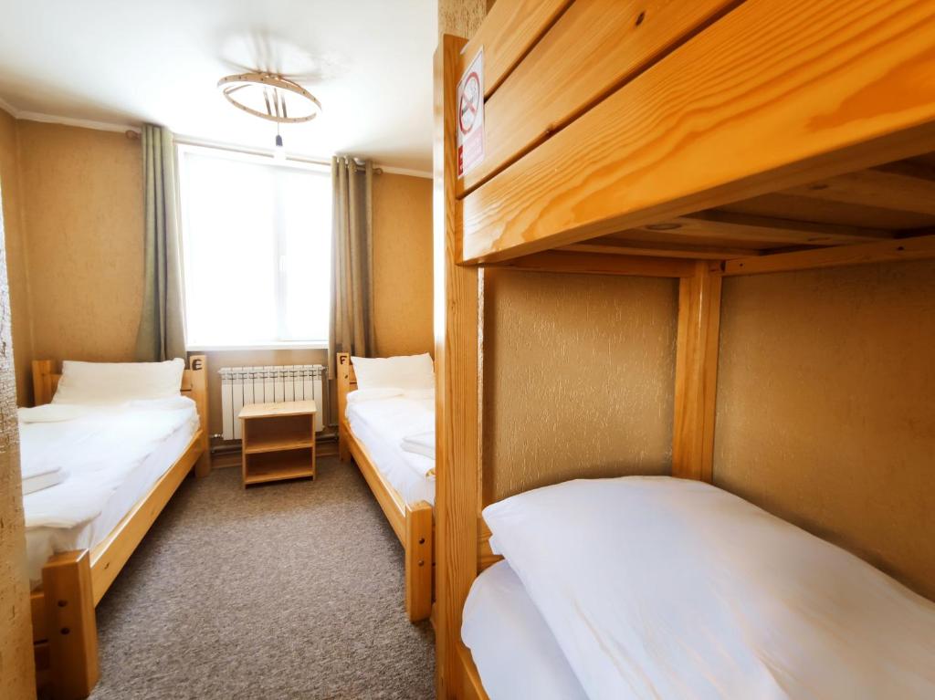 SilkRoad Guesthouse - Bunkbed In Mannelijke Slaapzaal