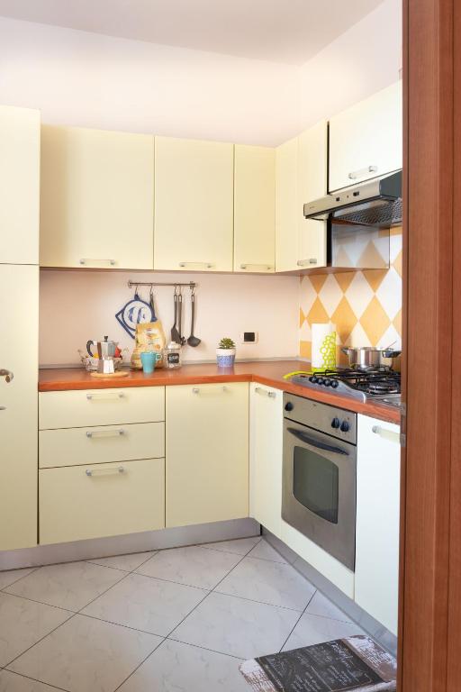 Kuchnia lub aneks kuchenny w obiekcie Residence Yellow