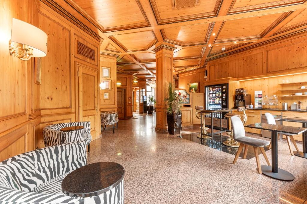 Posezení v ubytování King's Hotel Center Superior