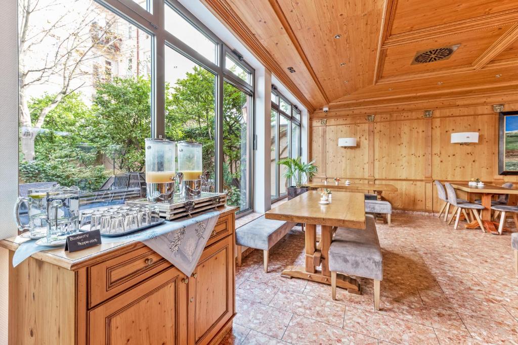 King's Hotel Center Superior - Resim 32