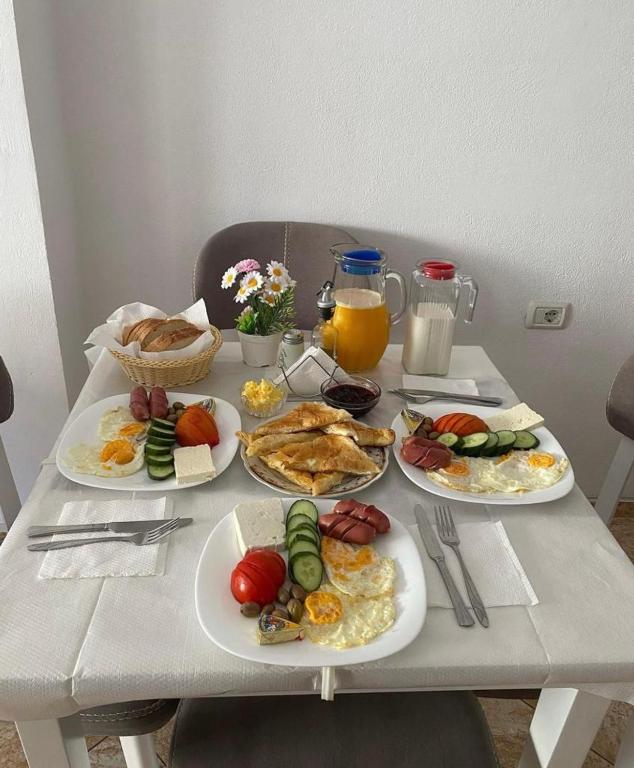 Jídlo v hotelu nebo okolí