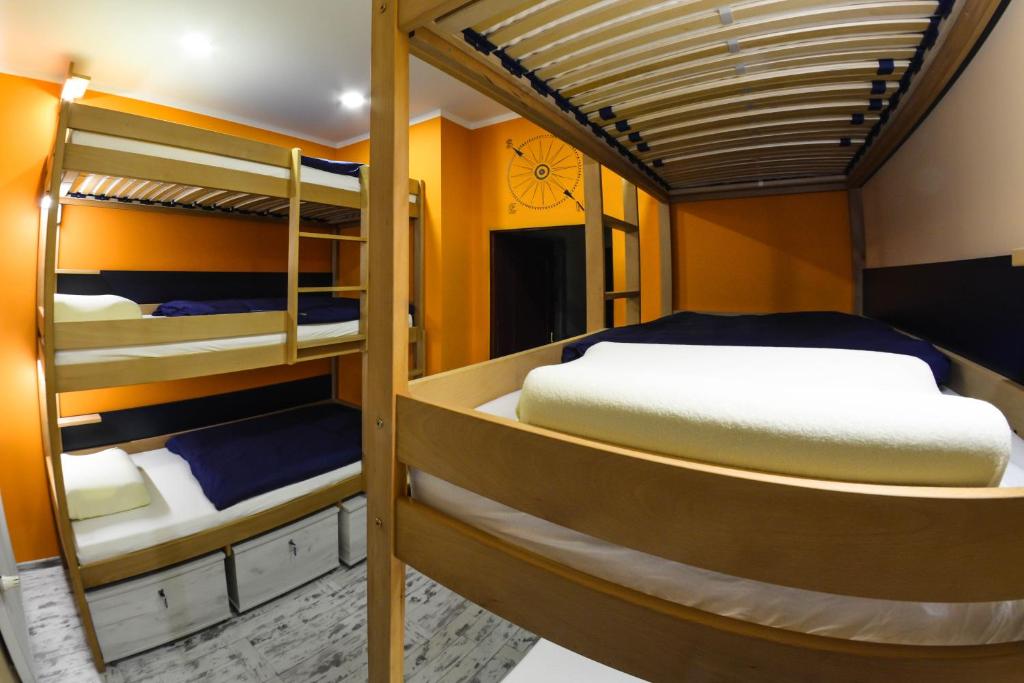Posteľ alebo postele v izbe v ubytovaní Event Hostel - Opole