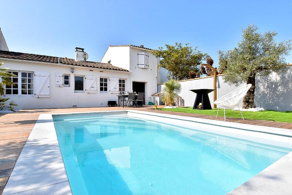 Πισίνα στο ή κοντά στο Superbe villa avec piscine chauffée