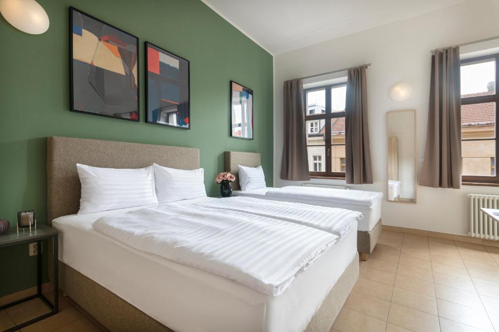 Bohemian Dreams Apartments and Suites by Dwellfort - Resim 22