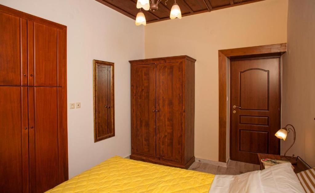 Posteľ alebo postele v izbe v ubytovaní Argyro House II