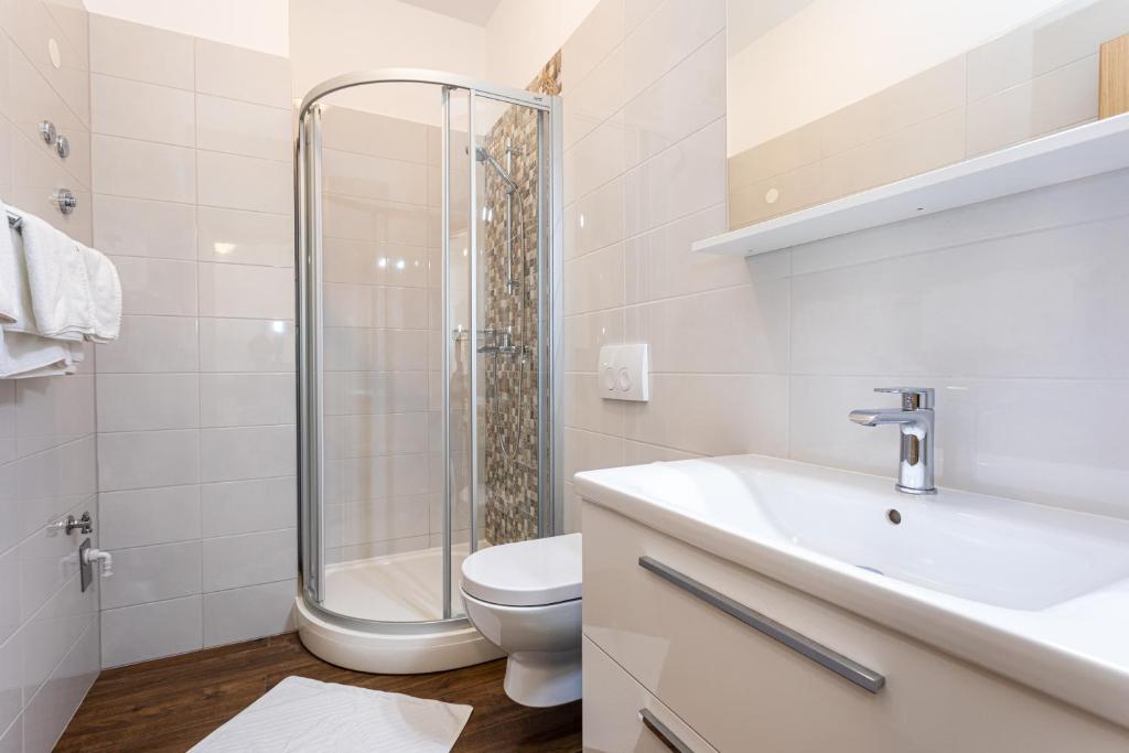 Koupelna v ubytování Apartments Crnekovic Tomislava 8A