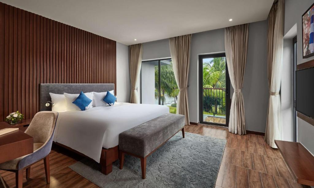 Biệt Thự 3 Phòng Ngủ Có 1 Giường Cỡ King Và 4 Giường Đơn - Ban Công/Hồ Bơi Riêng