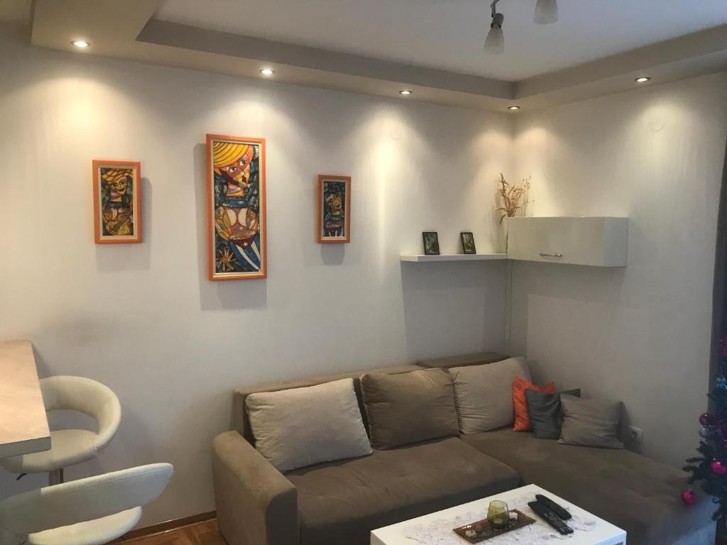 Istumisnurk majutusasutuses Apartman Stojanovic R