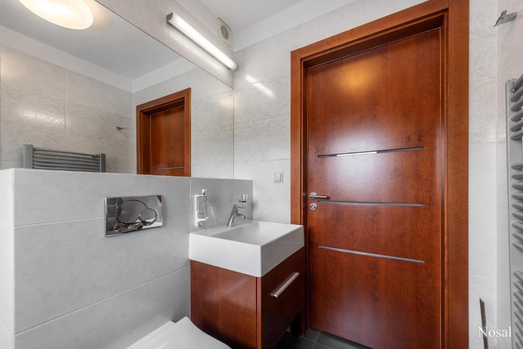 Kúpeľňa v ubytovaní RentPlanet - Śpiący Rycerz