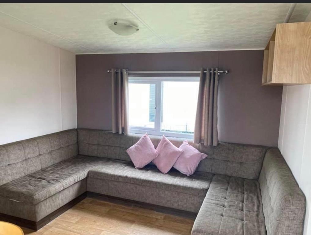 PC107 Birchington Vale Holiday Park 10 Berth, Kent (updated prices 2024)