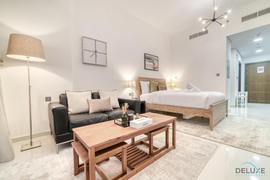 Lush Studio at Orchid B DAMAC Hills Dubailand by Deluxe Holiday Homes
