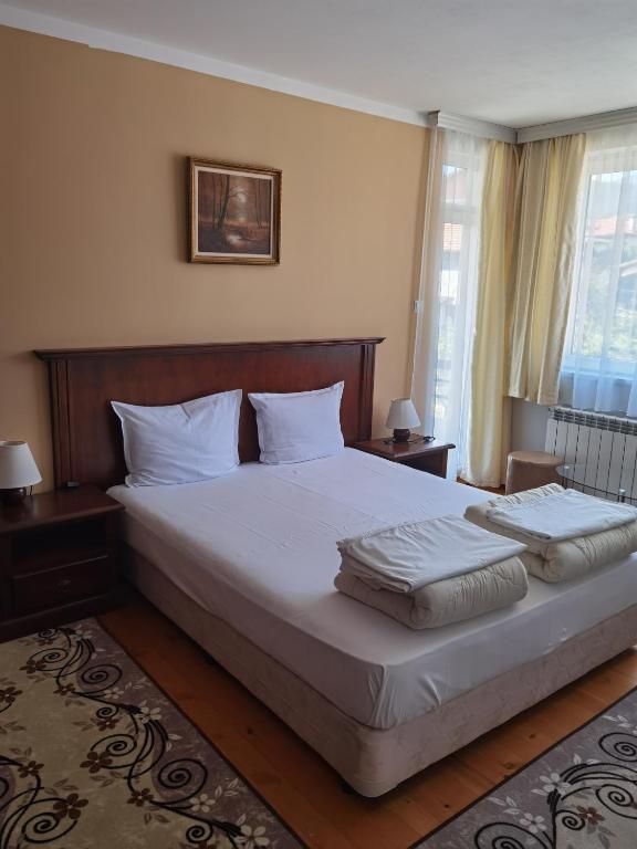 Mira Guest House - Quadruple Room With Garden View