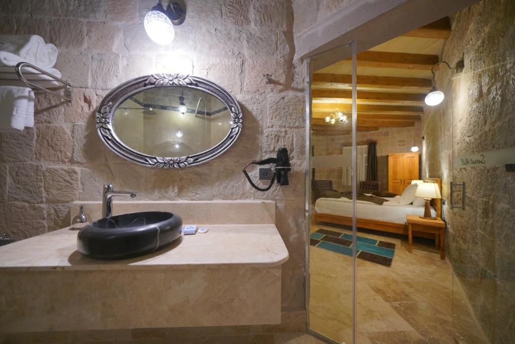 Cappadocia Secret Hill Cave Suites - 4