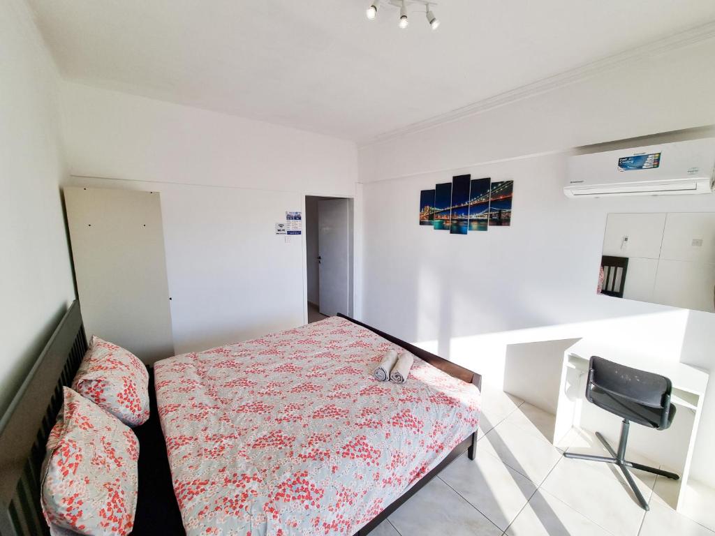 City View Rooms - Double Room With Shared Bathroom