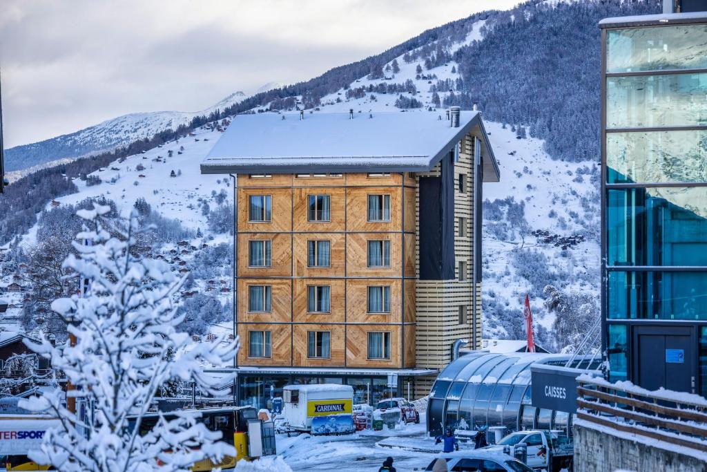 Nespecifikovaný výhled na hory nebo výhled na hory při pohledu z hotelu