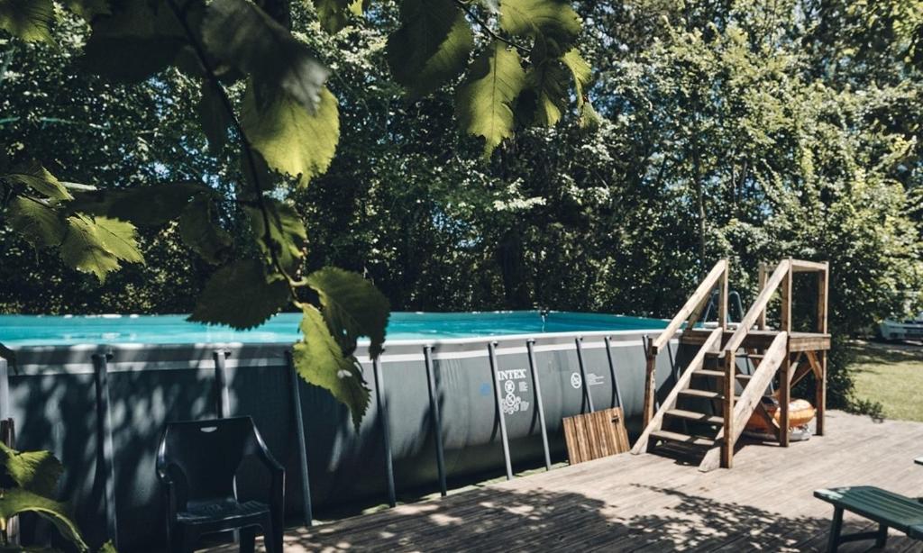 Bazén v ubytování Camping d'artagnan nebo v jeho okolí