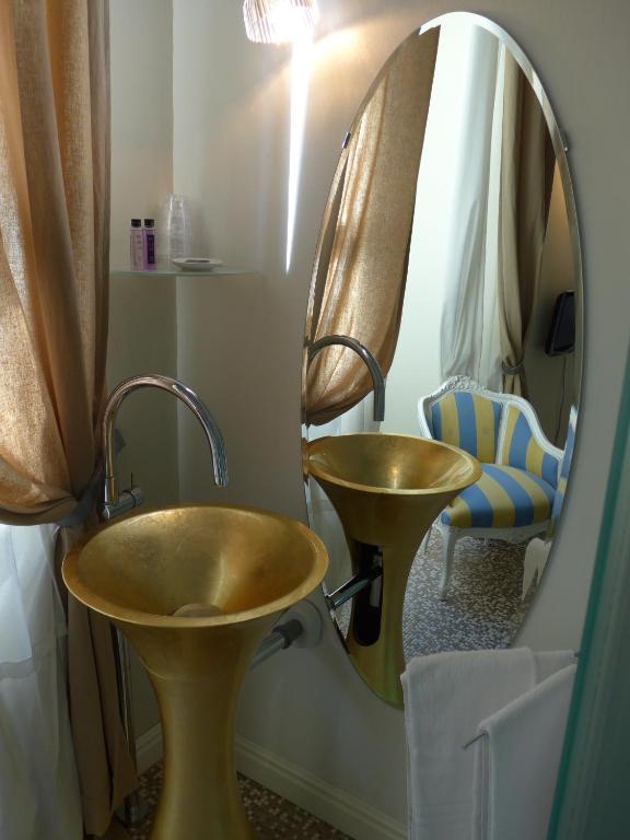 Koupelna v ubytování B&B Casa Fenoglio