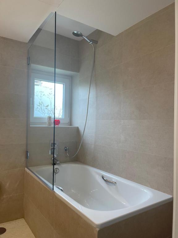 Kúpeľňa v ubytovaní Modern 3 bedroom apartment situated in luxury beachfront gated community