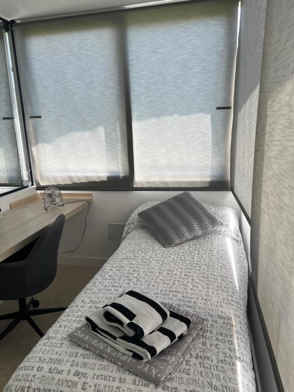 Posteľ alebo postele v izbe v ubytovaní Modern 3 bedroom apartment situated in luxury beachfront gated community