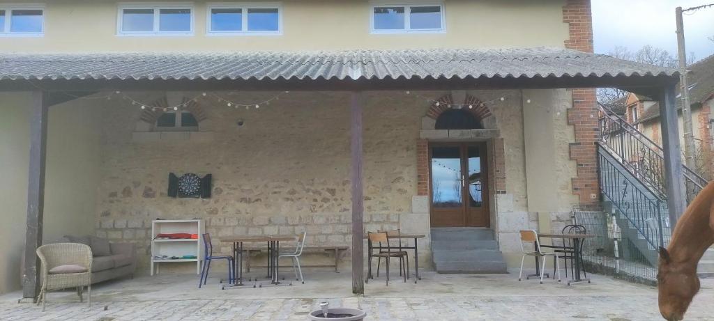 Budova, v ktorej sa apartmán nachádza