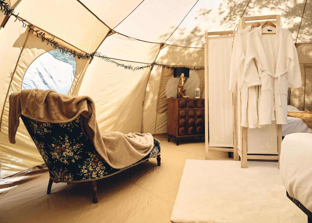 Postel nebo postele na pokoji v ubytování Camping d'artagnan